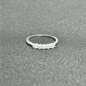 10k white gold 1/2k diamond Ring